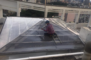 Là đơn vị cung cấp thợ làm mái nhựa poly tại quận 12. Thi công lợp mái poly lấy ánh sáng cho nhà xưởng, nhà ở, nhà trọ,…Tấm lợp poly mái polycacbonat hiện nay rất được người tiêu dùng ưa chuộng( Tấm lợp thông minh). Chống tia UV cực tím từ ánh nắng trực tiếp, phấn phối tấm lợp mái poly tại quận 12. Thợ lợp mái poly sân thượng, mái hiên, nhà để xe, hồ bơi, quán cà phê, …Liên hệ 0938.565.558 hỗ trợ tư vấn khách hàng miễn phí.