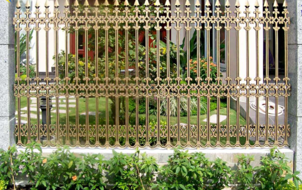 tho-lam-hang-rao-sat-tai-quan-2