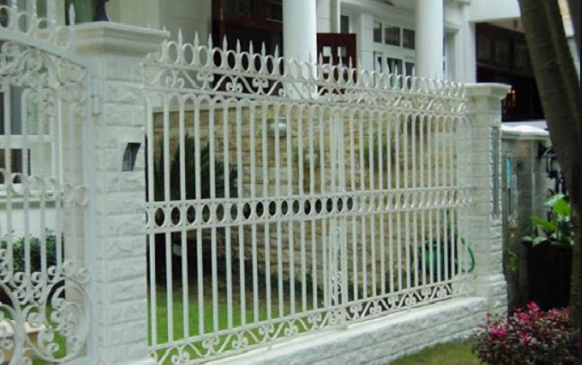 + Thợ làm hàng rào sắt tại quận 2, chuyên thi công, sản xuất và lắp đặt hàng rào sắt nhà ở, biệt thự nhà xưởng…Nhận làm hàng rào bảo vệ, thiết kế hàng rào sắt hoa văn, hàng rào có chất lượng mỹ thuật cao. Thợ làm hàng rào sắt mỹ nghệ. Lắp đặt và thi công hàng rào inox đẹp cho các hộ gia đình dân dụng, chung cư, biệt thự… tại Quận 2. Tư vấn và thiết kế các mẫu hàng rào sắt, khung sắt bảo vệ sân thượng. Liên hệ O938.142.955 tho-lam-hang-rao-sat-tai-quan-2
