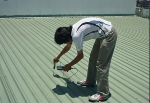 THÁI THÀNH ĐẠT cung cấp thợ làm mái tôn tại quận 12, chuyên lợp mái tôn nhà ở khu vực quận 12. Với đội ngũ làm mái tôn lâu năm, thợ giỏi, tay nghề cao, thi công mái tôn nhà ở đẹp. Thi công lợp mái tôn nhà giả ngói, mái tôn nhà trọ, mái che hành lang, mái hiên, quán cà phê,… Thợ làm mái tôn ở tại quận 12, lợp mái tôn chống nóng, mái tôn cách nhiệt, chống ồn. Nhận làm khung kèo, hàn cửa sắt, sơn lại cửa sắt, lợp mái tôn nhà xưởng, hàng rào…