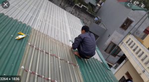 • Thợ làm mái tôn tại quận gò vấp, chuyên lợp mái tôn nhà ở dân dụng, nhà xưởng, nhà cấp 4. Đội thợ lắp đặt mái tôn đẹp, bền, chất lượng, độ thẩm mỹ, an toàn lao động cao. Lợp mái tôn tại gò vấp, lợp mái tôn nhà trọ,tôn giả ngói, nhà để xe, nhà tạm bợ, mái hiên, tôn hàng rào. Là đội thợ chuyên khảo sát tư vấn, thi công mái tôn nhà xưởng, mái tôn nhà sân thượng. Nhận làm tất cả hạng mục mái tôn, hàng rào, mái hiên, các công trình xây dựng…Liên hệ O938.565.558