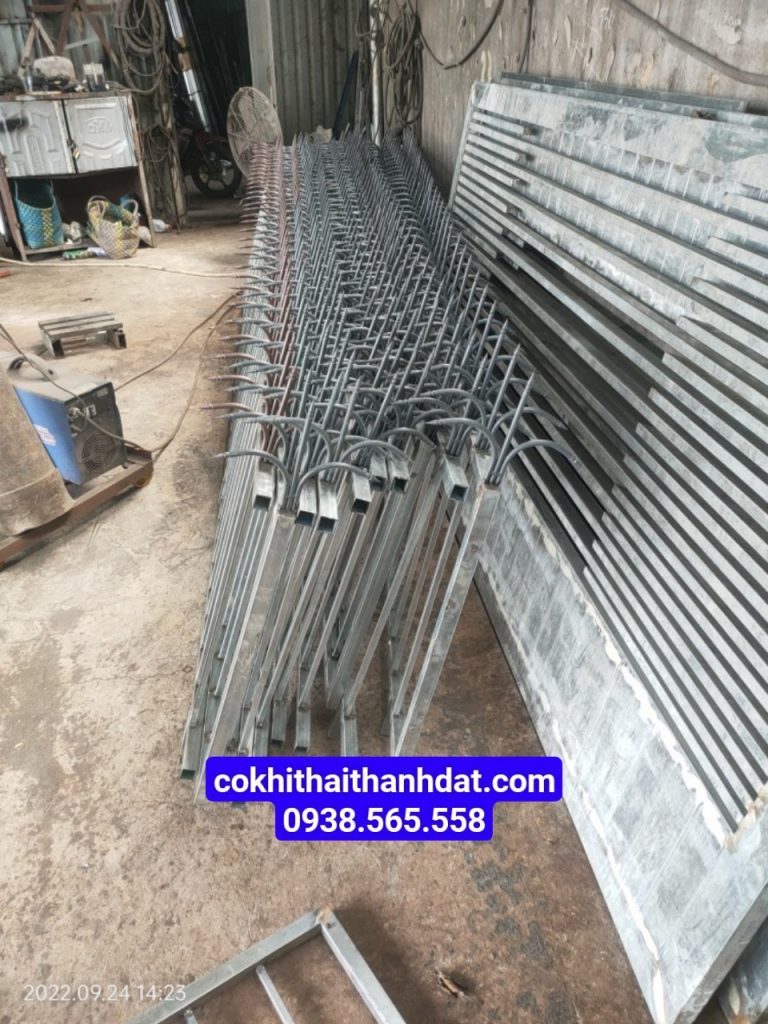 Hàng rào sắt đẹp và an toàn cho gia đình tại Đồng Nai - Dịch vụ làm hàng rào sắt uy tín