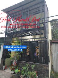 khung sắt bảo vệ
