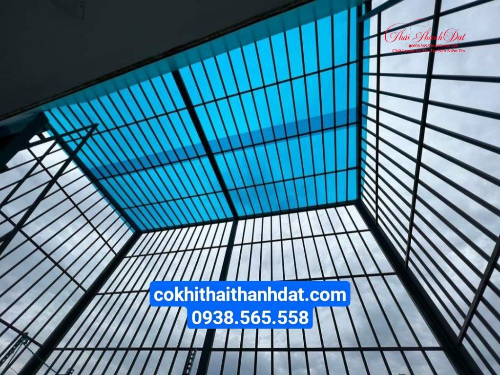 Khung sắt bảo vệ