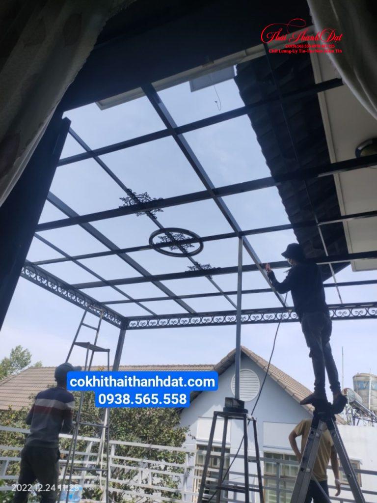 Dịch vụ lợp mái poly lấy sáng giá rẻ tại Quận Bình Thạnh