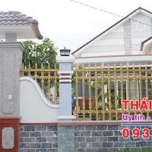 Làm hàng rào sắt tại Mỹ Phước 2