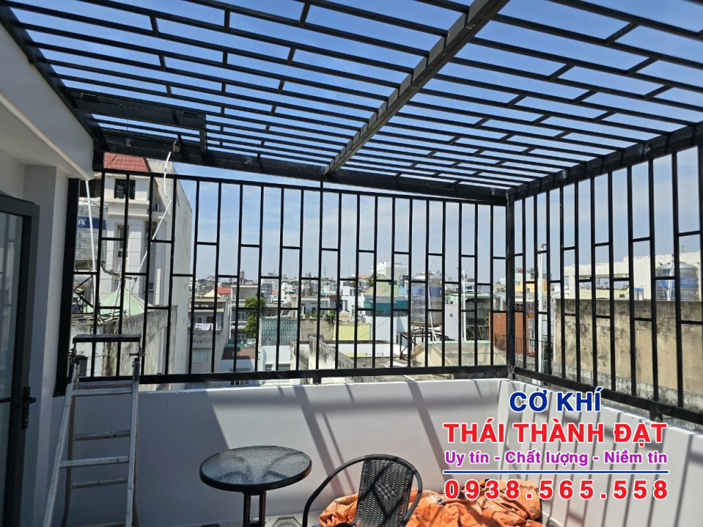 Thi công khung sắt bảo vệ tại Quận 10