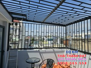 Thi công khung sắt bảo vệ tại Quận 10