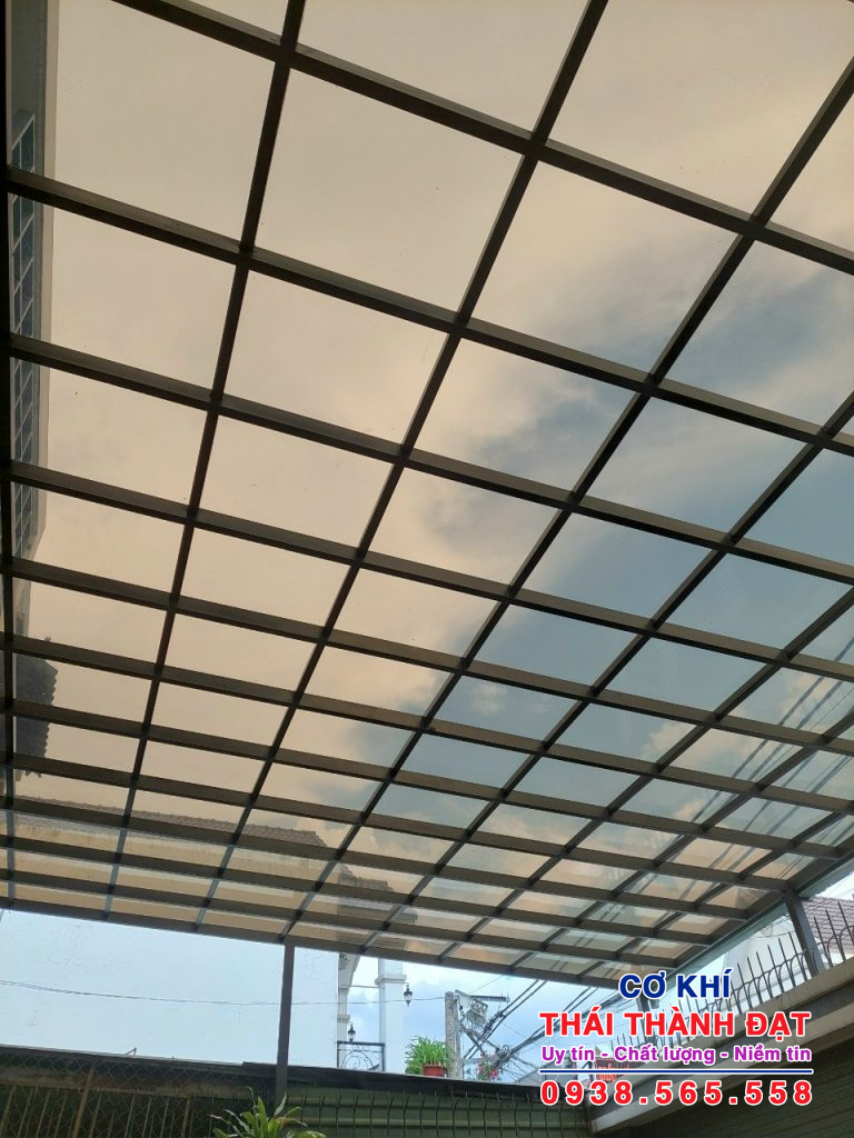 Tấm poly nhựa là gì