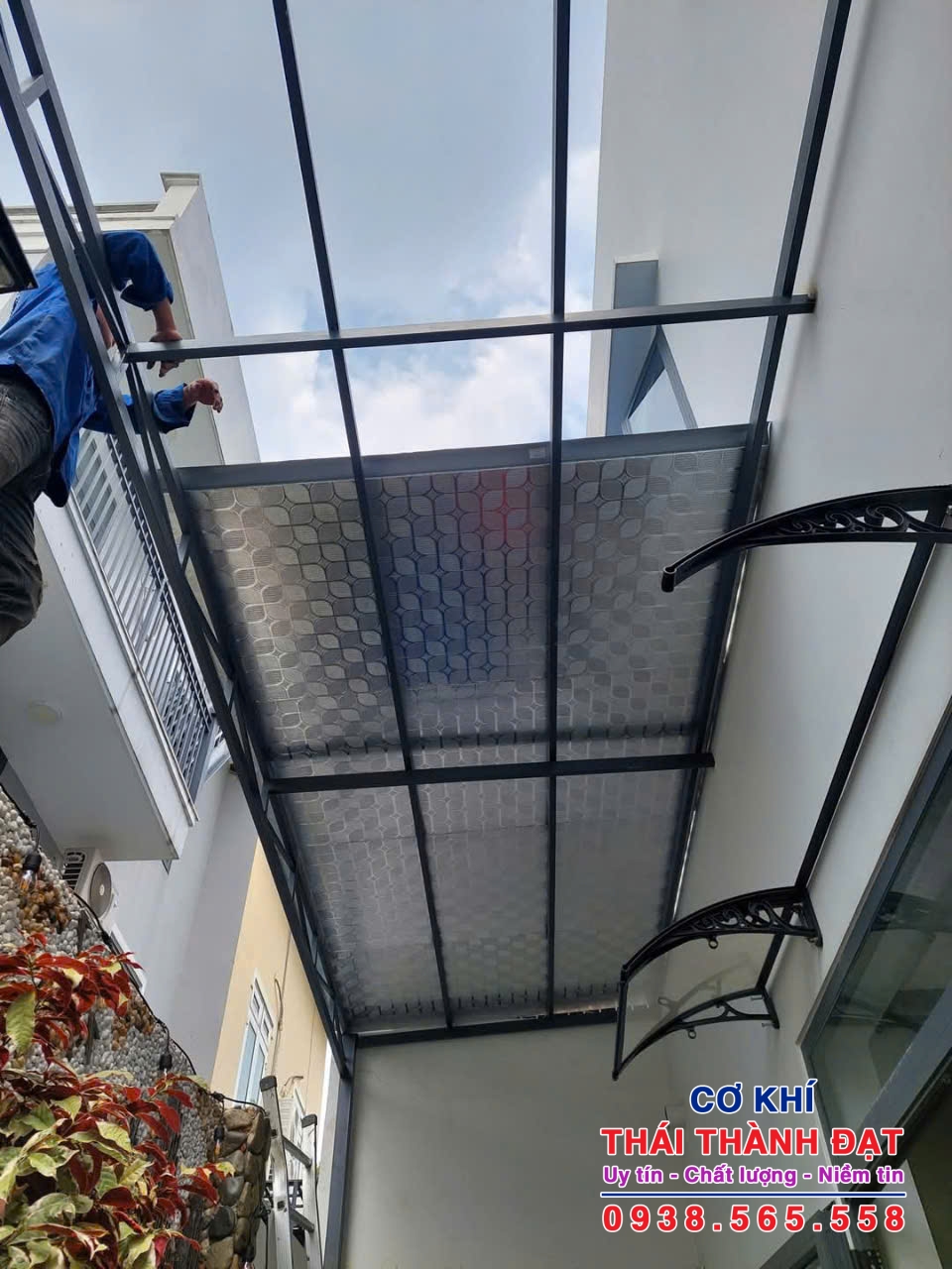 Thi Công Mái Tôn PU Chống Nóng Nhà Bè – Báo Giá Tốt, Bảo Hành Dài Hạn