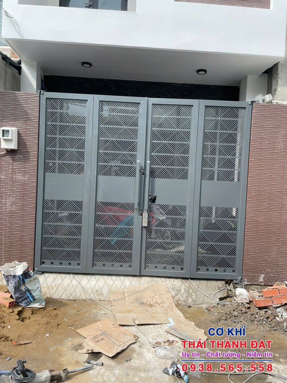 Báo giá làm cửa cổng CNC Quận 10
