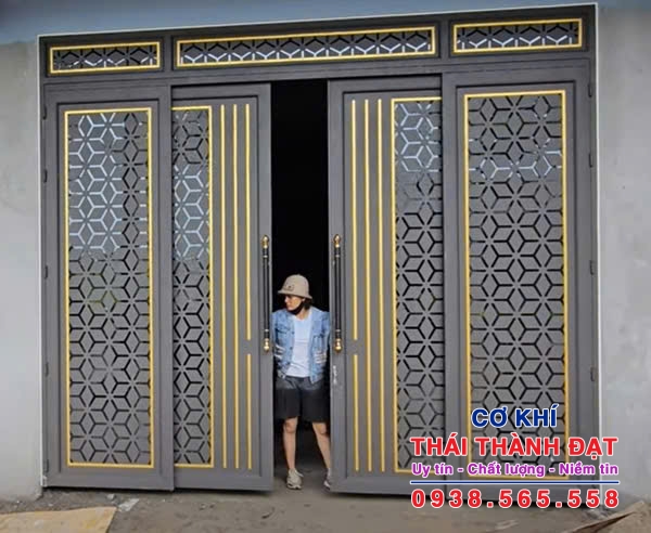 Báo giá làm cửa cổng trượt quay tại Quận 4