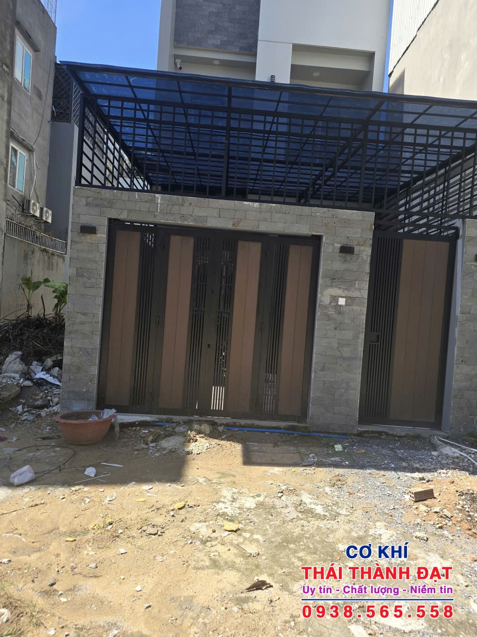 Báo giá làm mái nhựa poly lấy sáng tại Thuận An Báo giá làm mái nhựa poly lấy sáng tại Thuận An