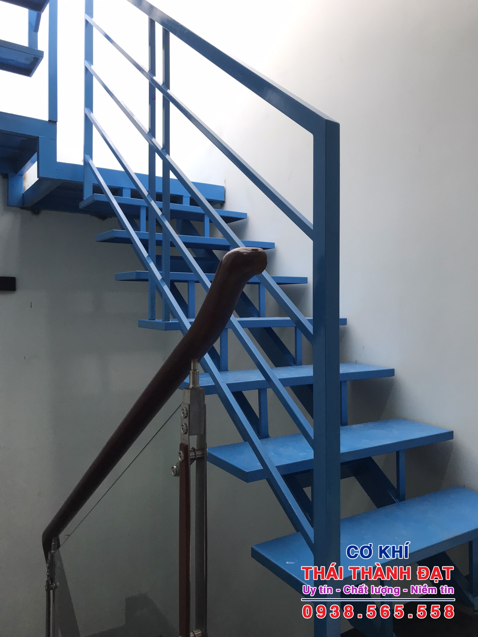 Làm cầu thang sắt xương cá tại Quận Tân Phú Làm cầu thang sắt xương cá tại Quận Tân Phú