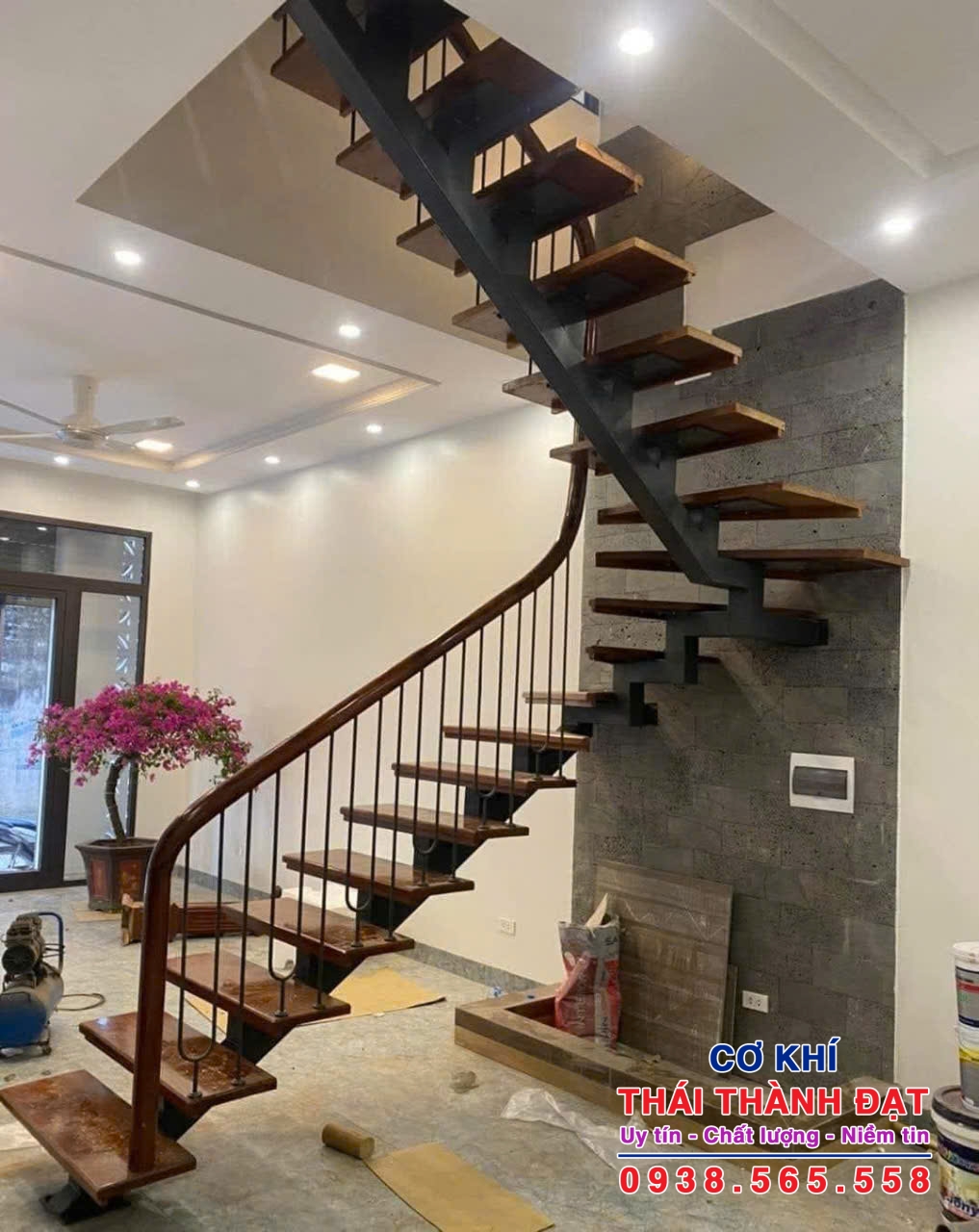 Làm cầu thang sắt xương cá tại Quận Tân Phú Làm cầu thang sắt xương cá tại Quận Tân Phú 1