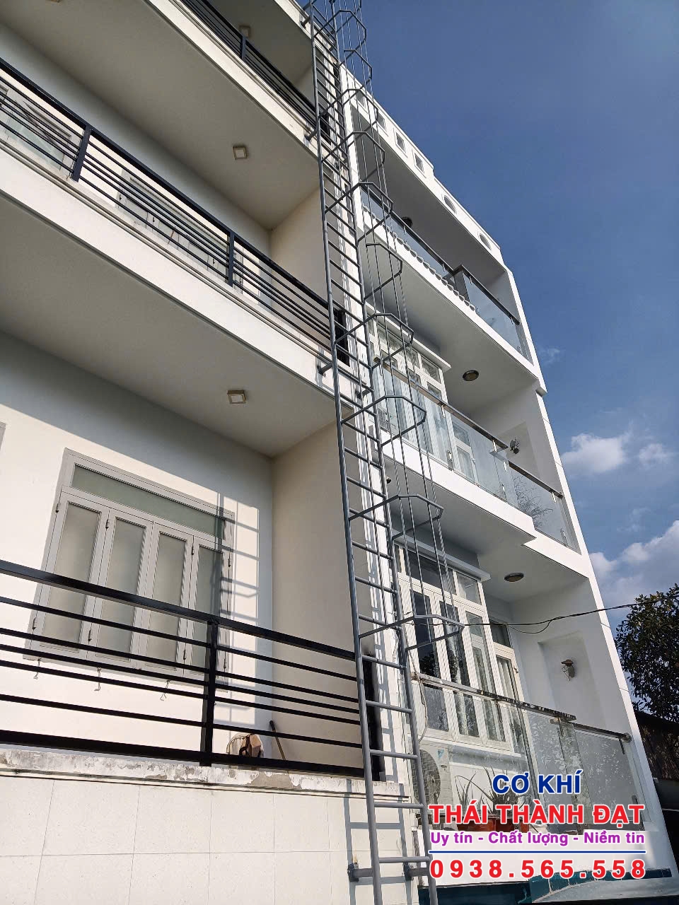 Làm cầu thang thoát hiểm tại Bình Thạnh