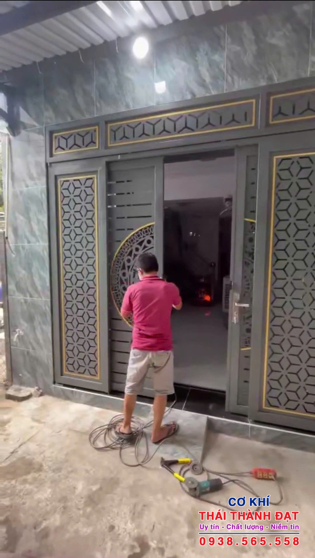 Làm cửa cổng trượt quay tại Gò Vấp