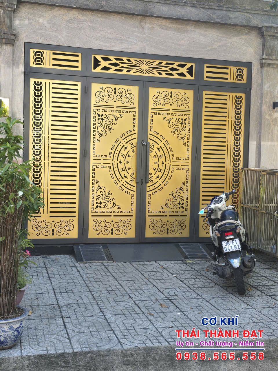 Thi công cửa cổng tại Hóc Môn