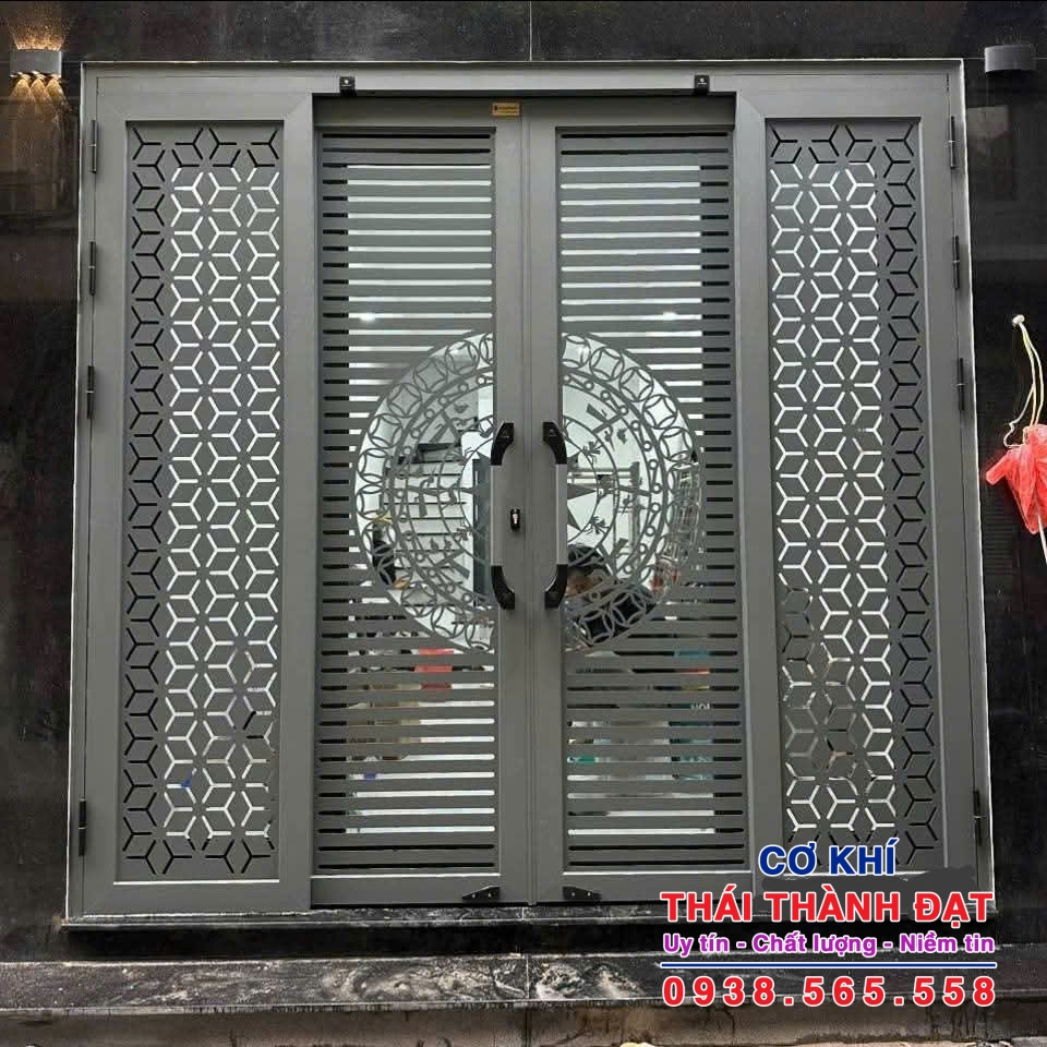 Thi công cửa sắt trượt quay tại Quận 5