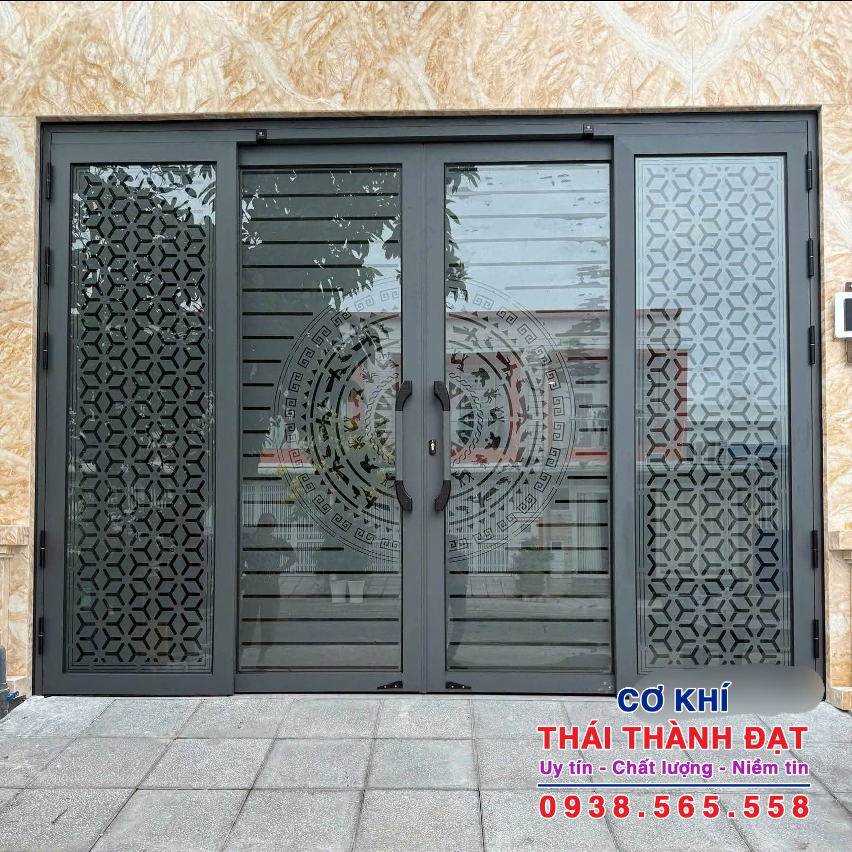 Thi công cửa sắt trượt quay tại Quận 5