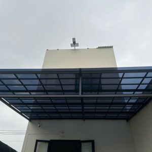 Báo giá dịch vụ làm mái nhựa poly lấy sáng tại Phú Nhuận