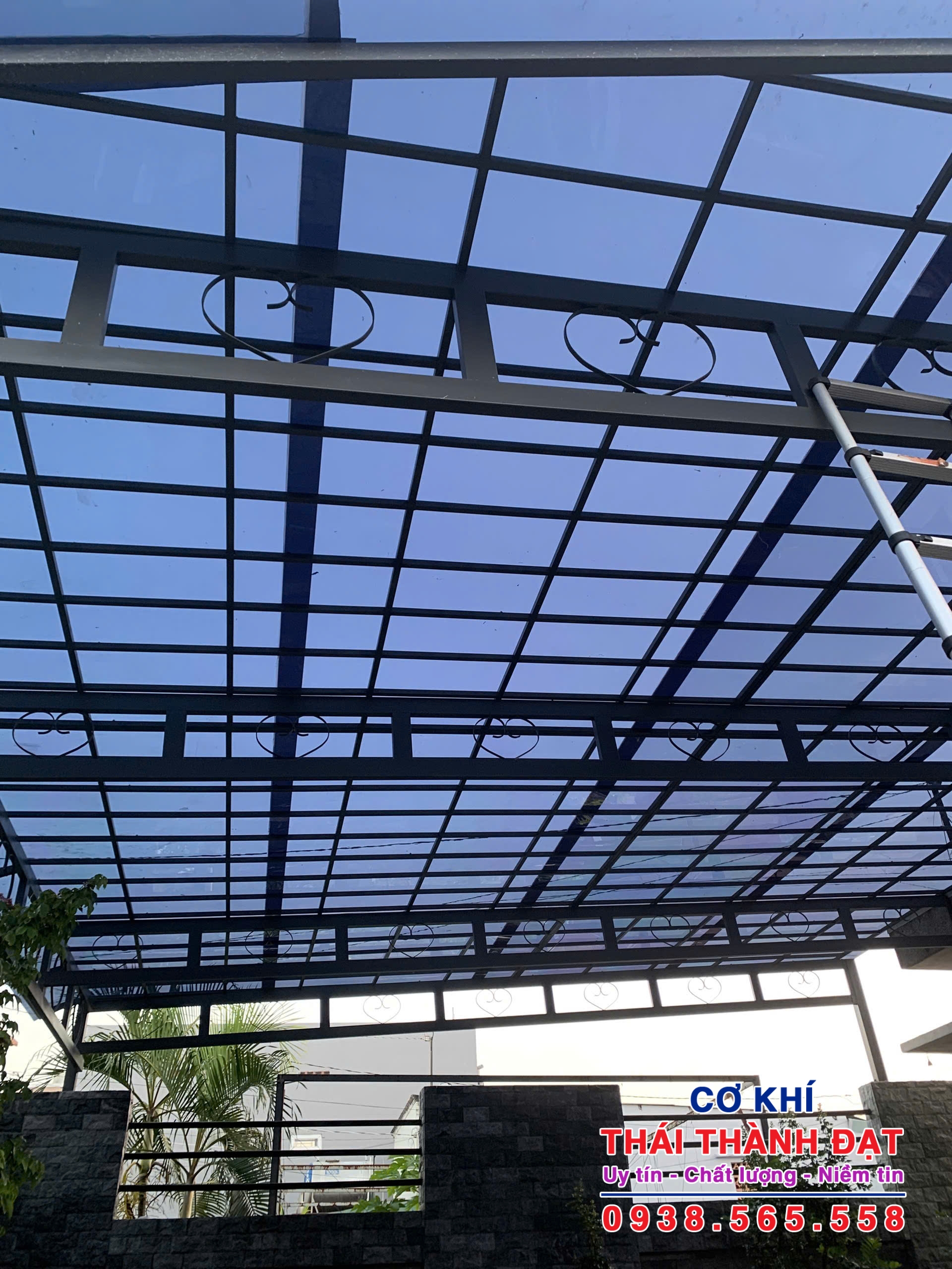 Công ty báo giá làm mái nhựa poly lấy sáng tại Quận 12