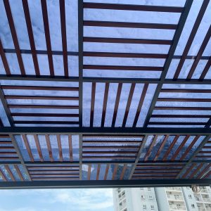 Công ty báo giá làm mái nhựa poly lấy sáng tại Quận 12