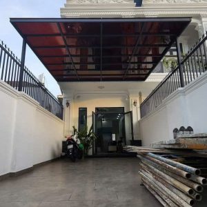 Thi công lợp mái nhựa poly tại Biên Hòa