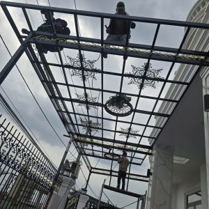 Làm mái nhựa poly-mái tôn sáng tại Gò Vấp