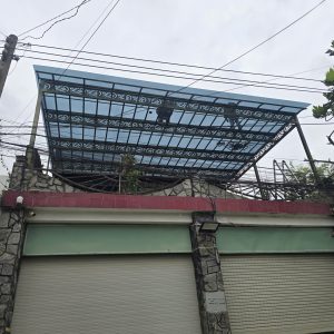 Thi công mái nhựa poly lấy sáng tại Quận 8